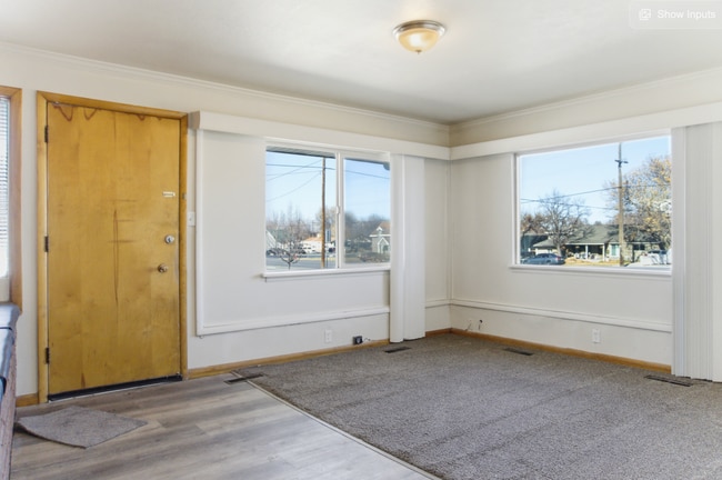 Photo - 466 E Center St