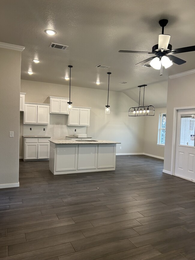 Photo - 6003 Aquilla Dr