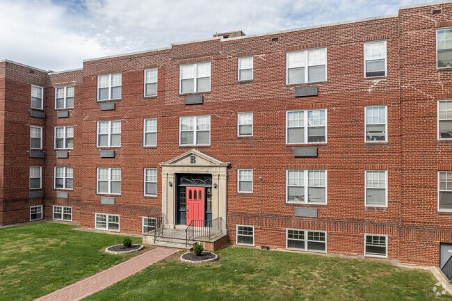 Melrose Court Apartments