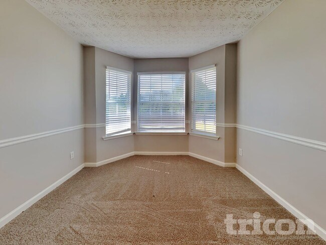 Photo - 1612 Zachary's Way