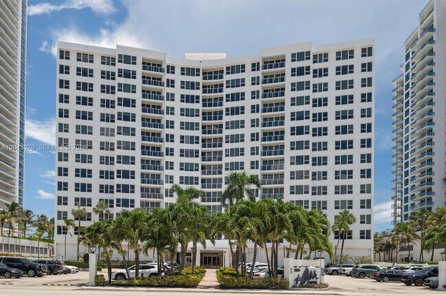 Photo - 3505 S Ocean Dr Unidad 708