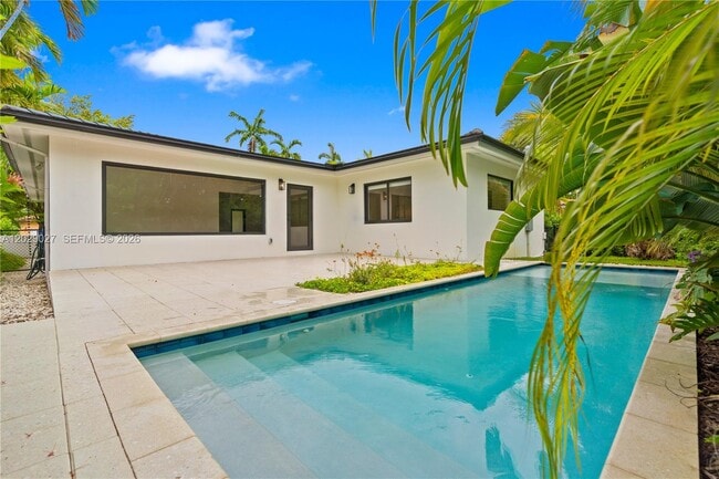 Building Photo - 517 Palermo Ave