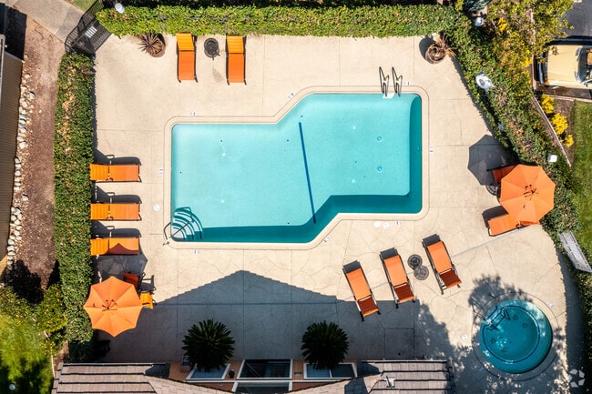 Photo - Heather Ridge Apartments