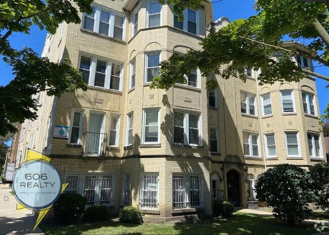 Building Photo - 6504 N Washtenaw Ave Rental