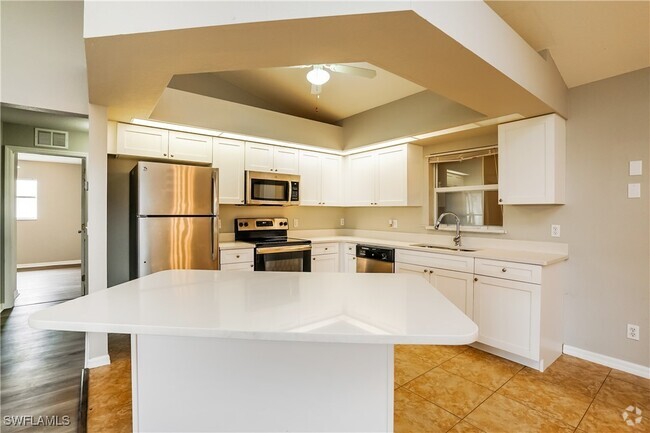 Building Photo - 2108 NE 15th Ln Rental