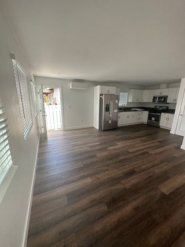 Building Photo - 2015-2019 Burroughs Street Unit 2019 Rental