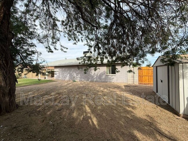 Photo - 2535 E Maryland Dr