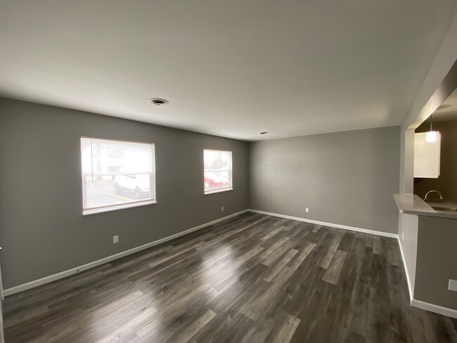 Photo - 107 Sandstone Ct