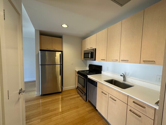 Photo - 1088 Boylston St