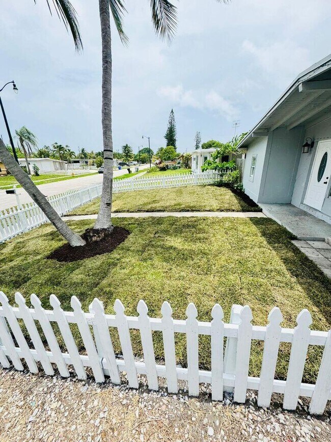 Photo - 4051 NE 15th Terrace