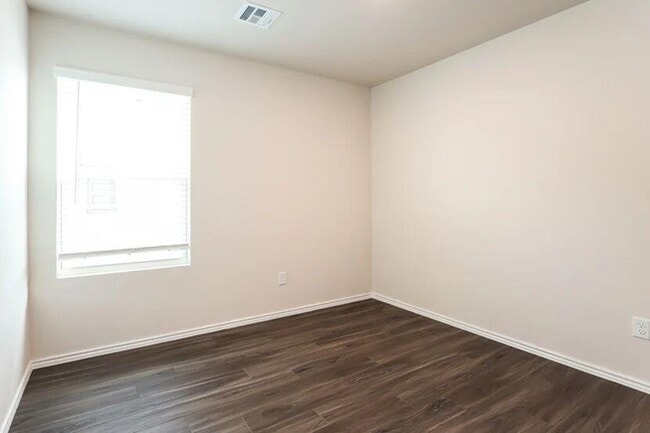 Photo - 1807 Crimson Lake Blvd