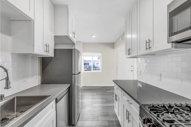 Photo - Courtyard Apartments at La Pat Place