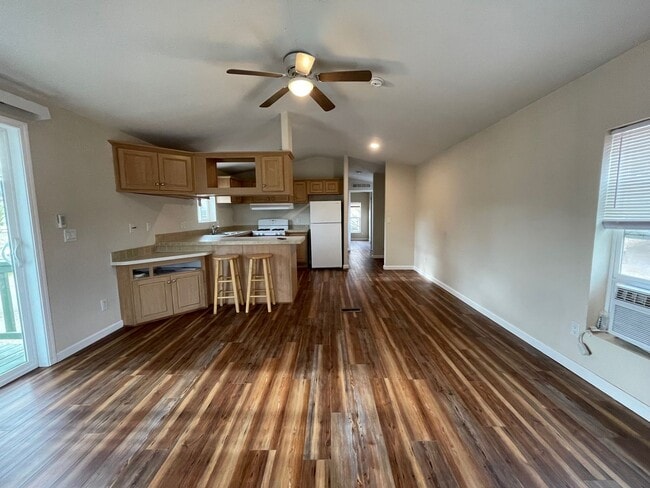 Photo - 5650 Farousse Way