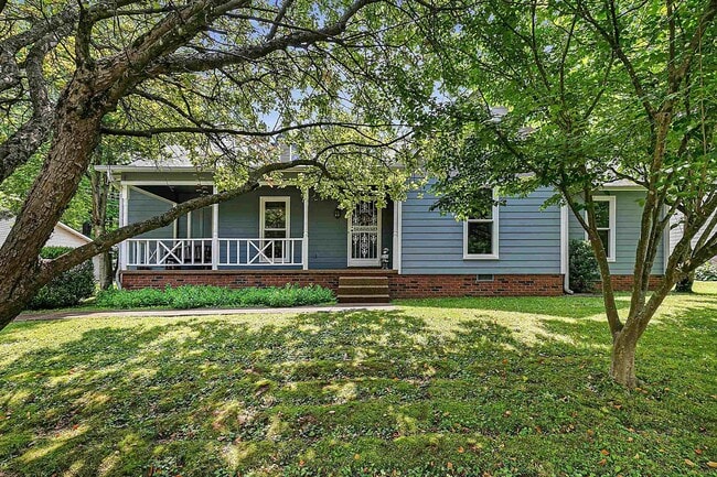 Building Photo - 4 Bedroom