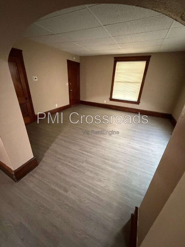 Photo - 932 Roslyn Ave SW