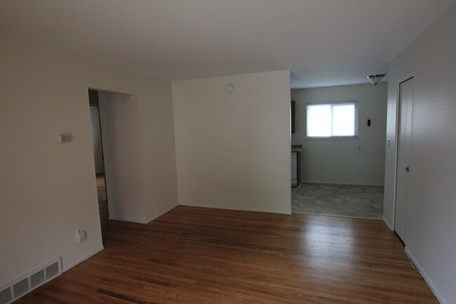 Photo - Hickory Grove