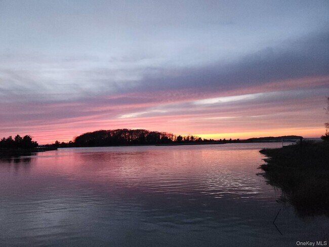 Photo - 37 Noyack Harbor Rd