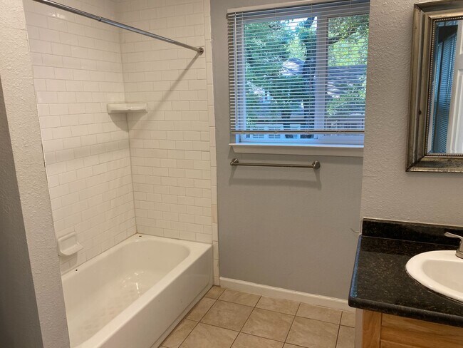 Photo - 2830 San Gabriel St Unit B