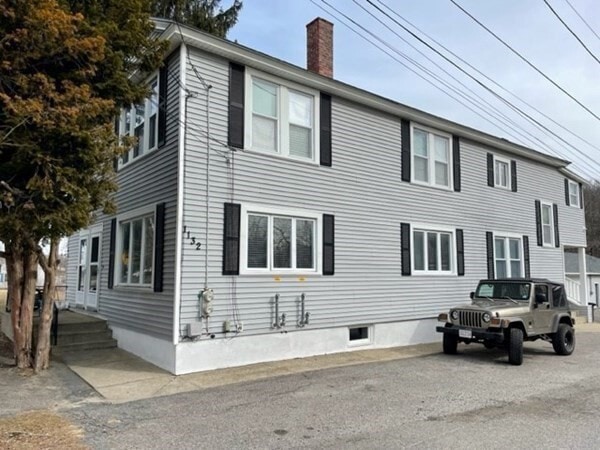 Building Photo - 1132 W Boylston St Unit 1