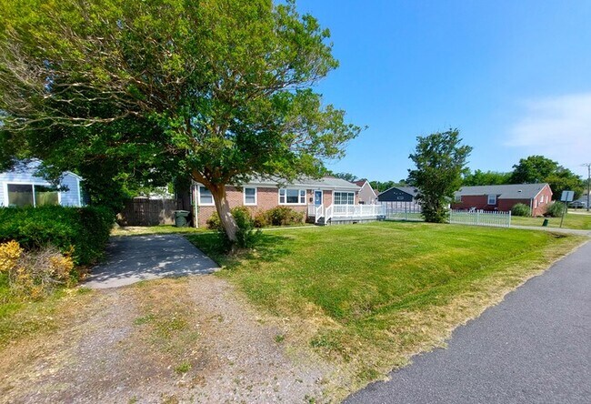 Photo - CUTE AND COZY 3 BEDROOM HOME AT BUCKROE BEACH FOR RENT!!!