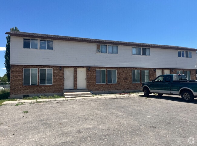 Building Photo - Vernal 4 Plex Unit 4 Rental