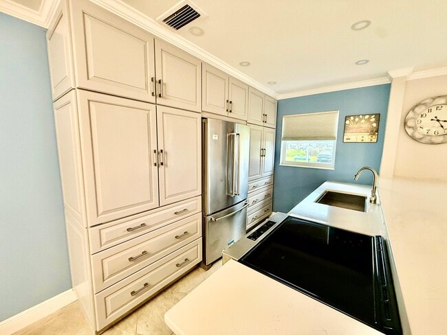 Photo - 916 Savannas Point Dr Unit B