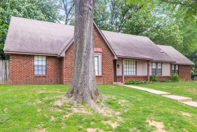 Photo - 5672 Remsen Ave