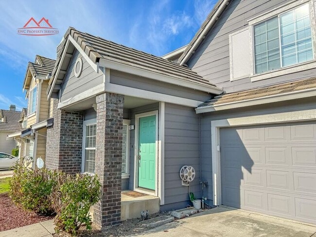 Photo - 931 Coventry Cir