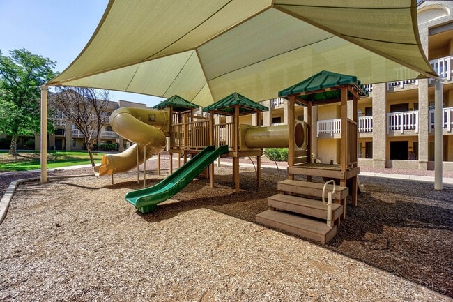 Pavilions at Pantano Apartments