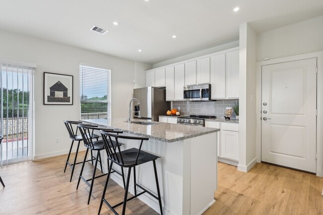 Photo - 615 Canvas Ave