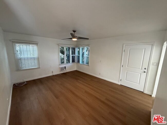 Photo - 1157 N Genesee Ave