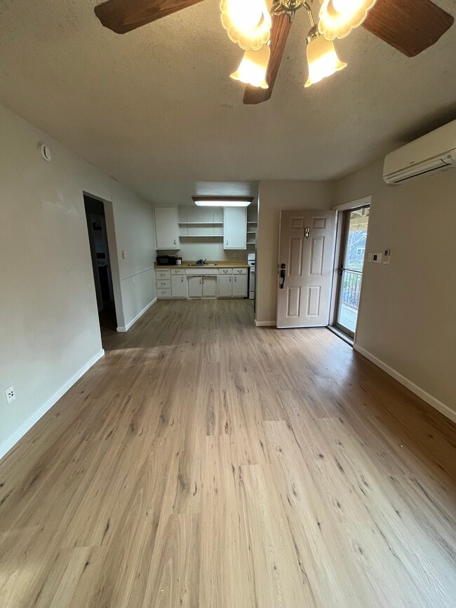 Living Room - 412 Figueroa St