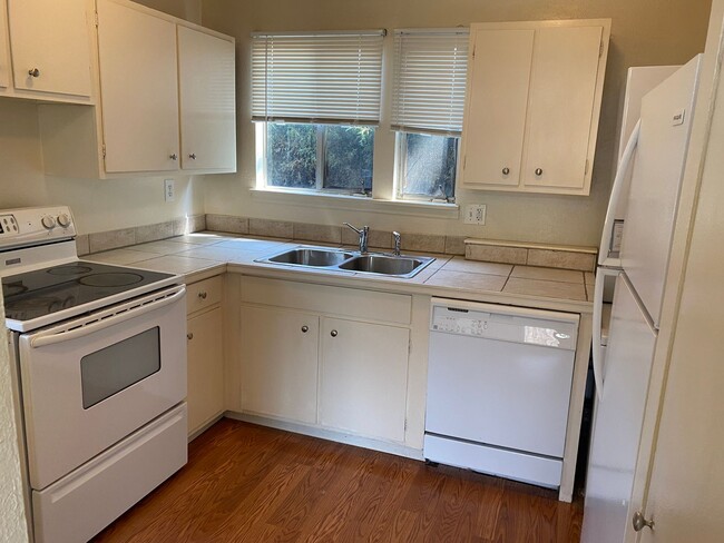 Photo - Seven Thirty, LLC (765) Unidad 765 #1