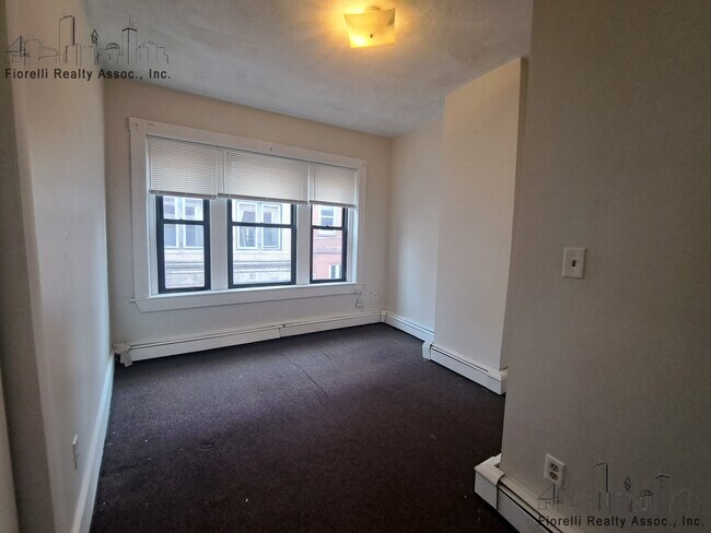 Photo - 98 Salem St Unidad 4