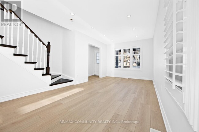 Photo - 20 McNicol Crescent