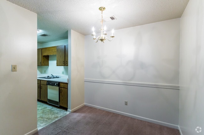 Dining Room - Woodland Peak Residences