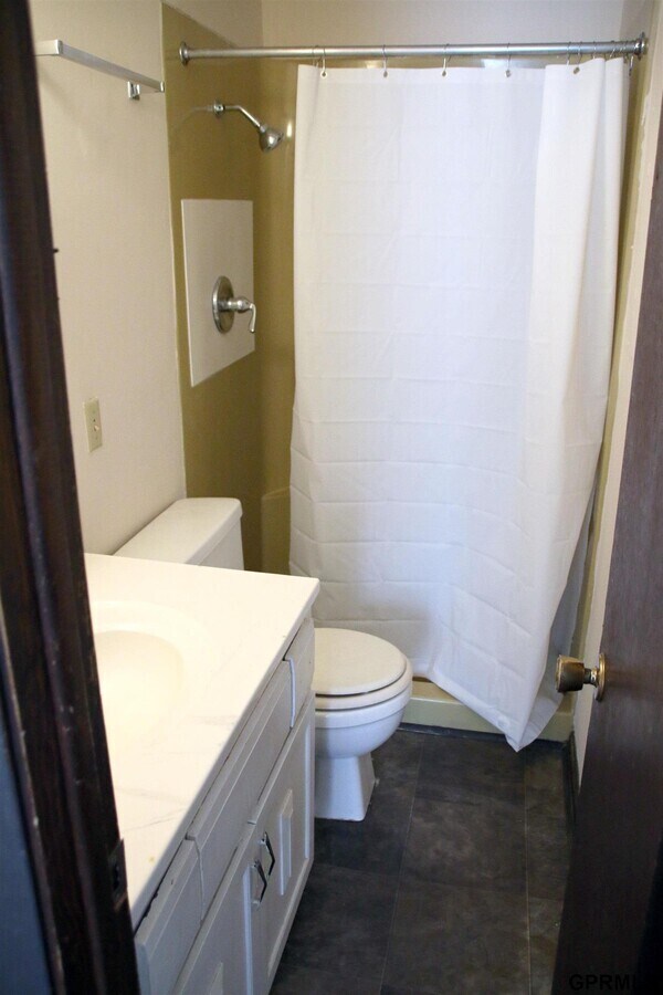 Bathroom - 2003 Jefferson St Unit 3