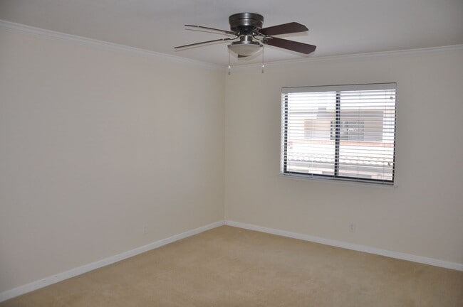 Photo - Gorgeous 2/2 near Hwy 101 & Fair Oaks with AC and Garage, 2 miles to Downtown Sunnyvale Unit 4