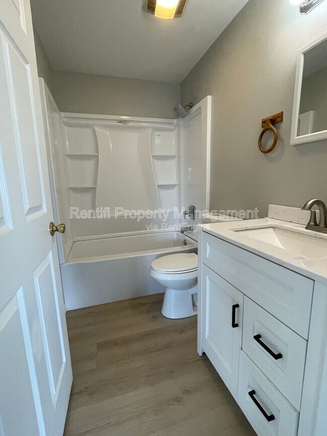 Photo - 142 Gordon Ave S
