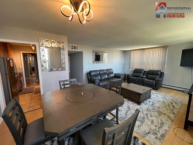 Building Photo - 1707 N Prospect Ave Unit 5E Rental