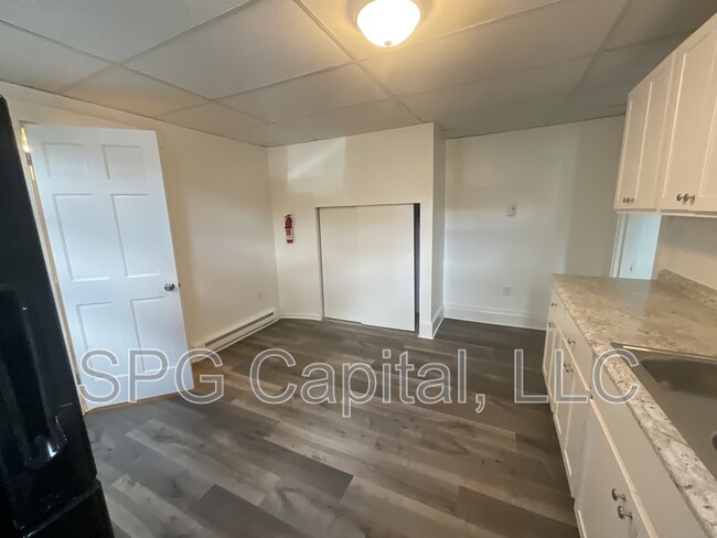 Building Photo - 62 W North St Rental