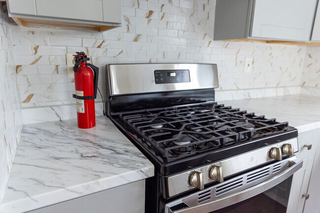 6 Cloverdale Ave Unidad Spacious 2 bedrooms