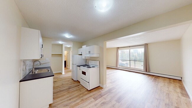 Photo - 10222-10105 105 Ave Unit 208