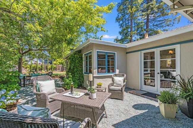 Photo - 831 Bruce Dr