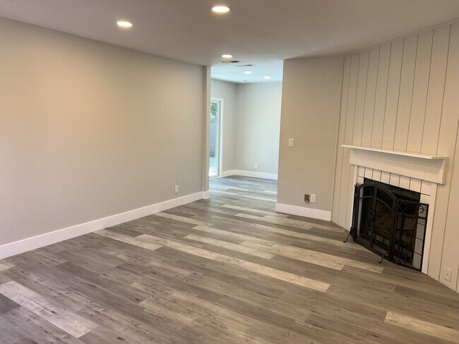 Sala de estar - 5181 Oxbow Ct