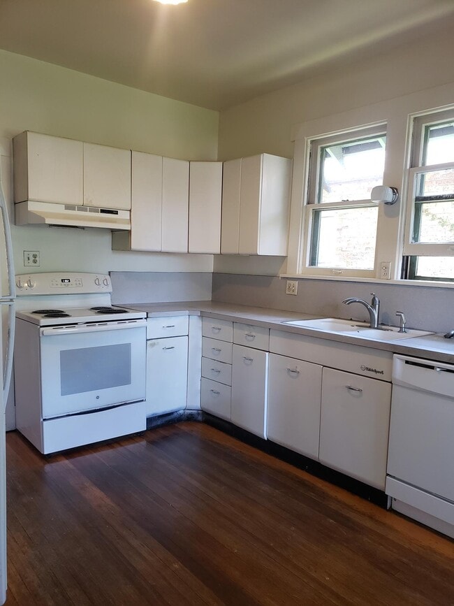 Photo - 371 Corona St