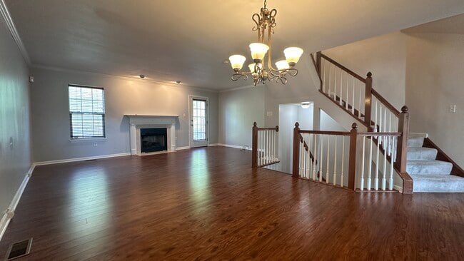 Photo - 439 Georgetown Ct