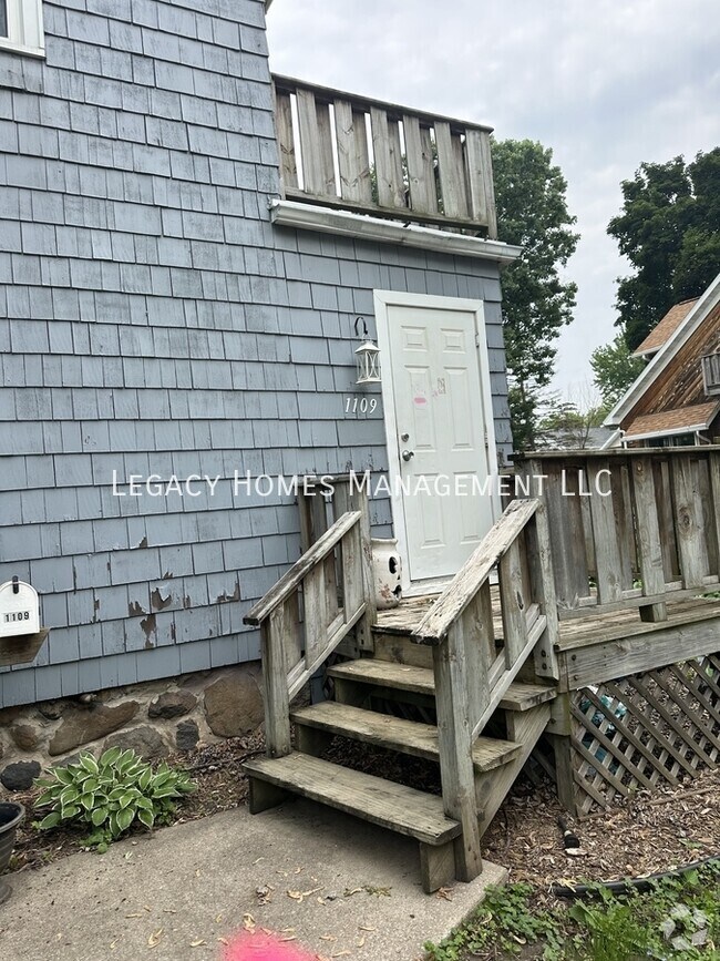 Building Photo - 1109 N State St Unit 1 Rental