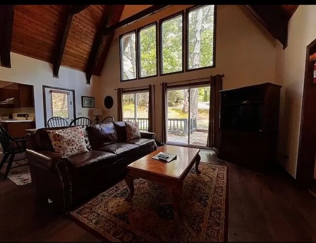 Photo - 680 Chalet Village Dr