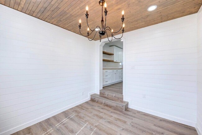 Photo - 801 Salem Ln